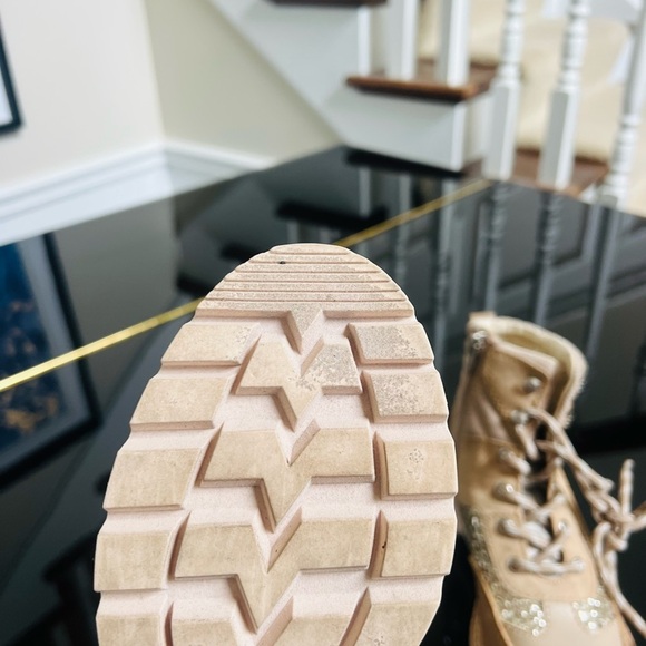 Women's Tan Lace-Up Boots 7 - Picture 4 of 5